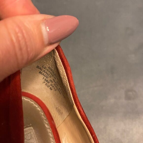 Rachel Ray red suede heels, size 7,5 - Picture 5 of 8
